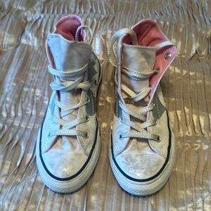 Girls size 1 Converse high top sneakers